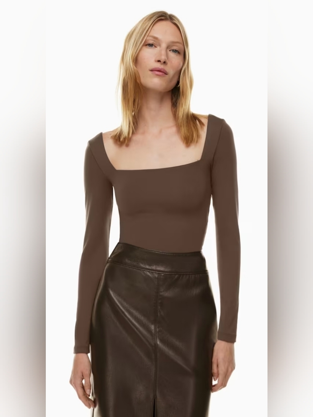 Aritzia Babaton Contour squareneck longsleeve size M, chocolate.